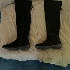 Black Knee-High Women's Boots